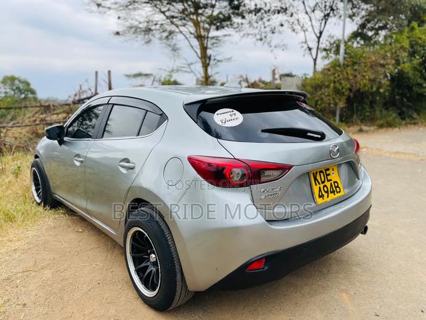 Mazda Axela SV Premium 2014 Silver