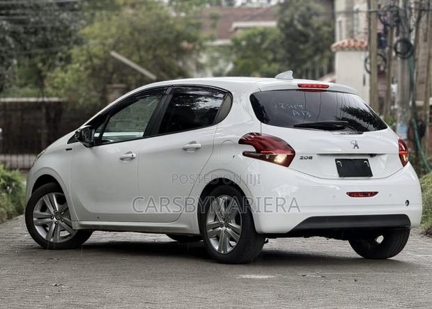 Peugeot 208 2019 White