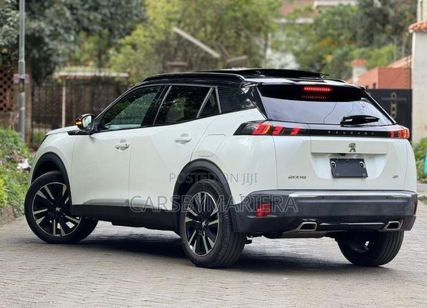 Peugeot 2008 1.2 PureTech (130 Hp) 2021 White