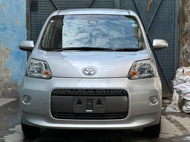 Toyota Porte 2019 Silver