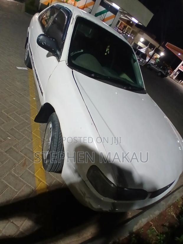 Toyota Corolla 1998 White