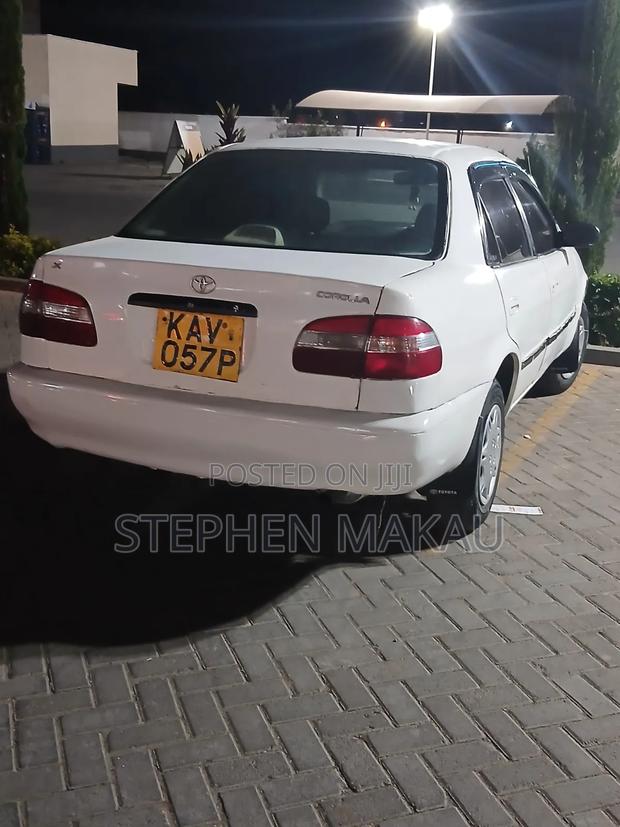 Toyota Corolla 1998 White