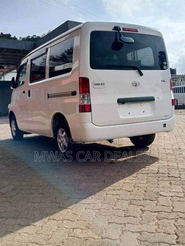 Toyota Toyoace 2019 White