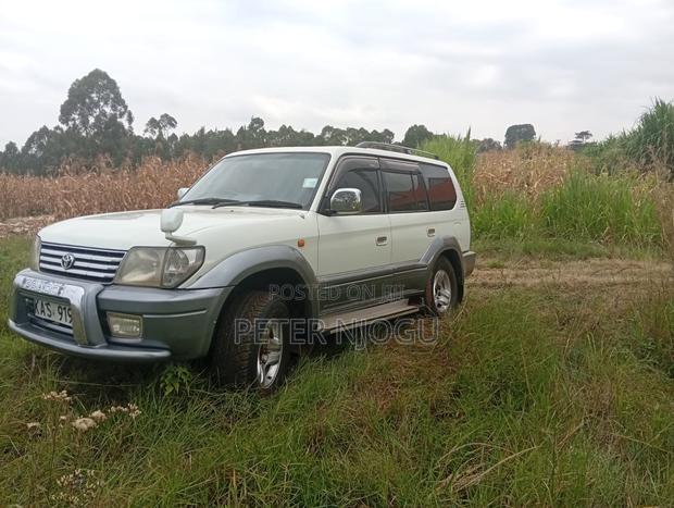 Toyota Land Cruiser Prado 2002 White