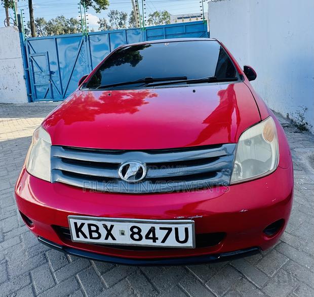 Toyota IST 2005 Burgundy