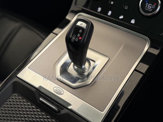 Land Rover Range Rover Evoque SE 4x4 5-Door 2019 White