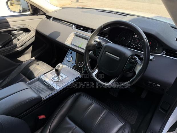 Land Rover Range Rover Evoque SE 4x4 5-Door 2019 White