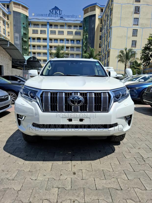 Toyota Land Cruiser Prado 2.8 2021 White