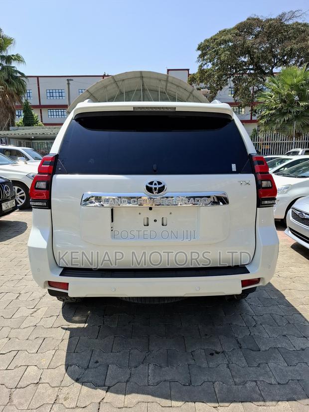 Toyota Land Cruiser Prado 2.8 2021 White