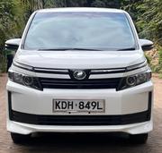 Toyota Voxy 2016 White for sale