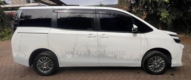 Toyota Voxy 2016 White