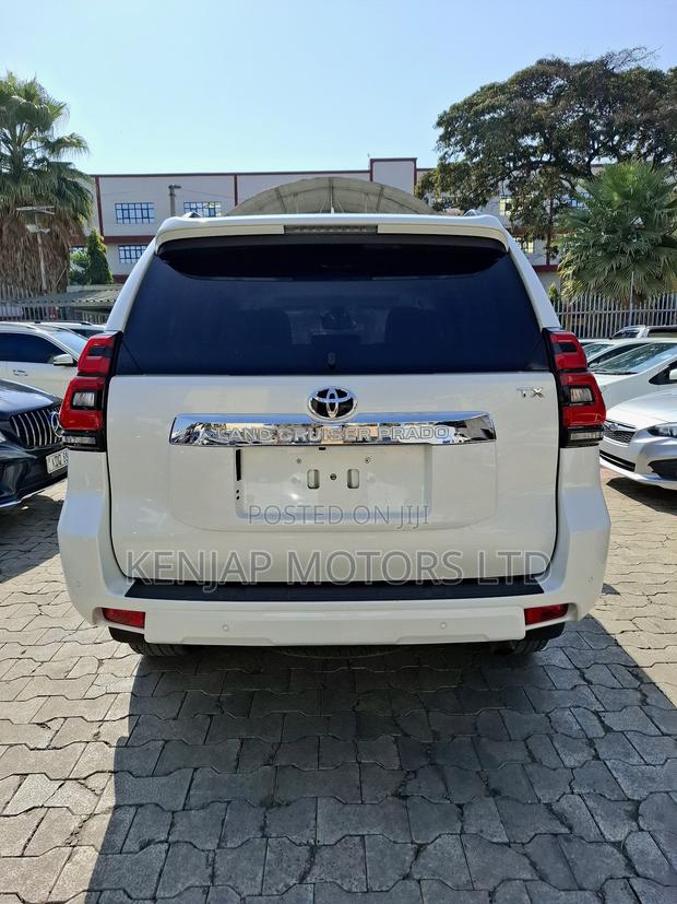 Toyota Land Cruiser Prado 2.8 2021 Pearl