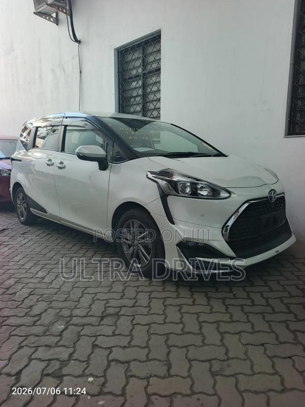 Toyota Sienta 2020 White