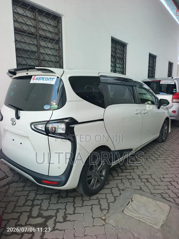 Toyota Sienta 2020 White