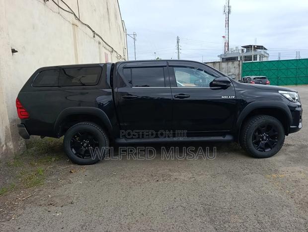 Toyota Hilux 2020 Black