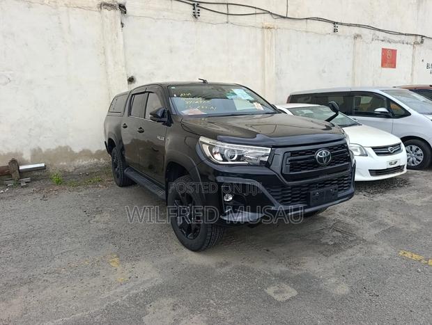 Toyota Hilux 2020 Black