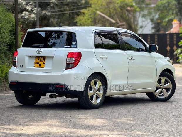Toyota IST 2010 White