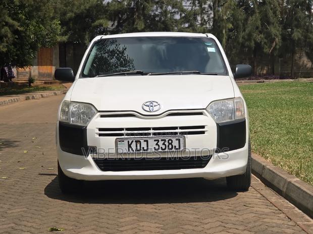 Toyota Probox 2015