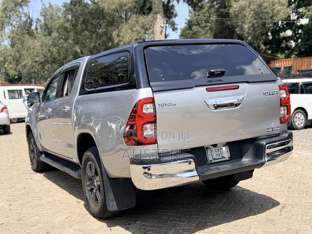 Toyota Hilux 2020 Silver