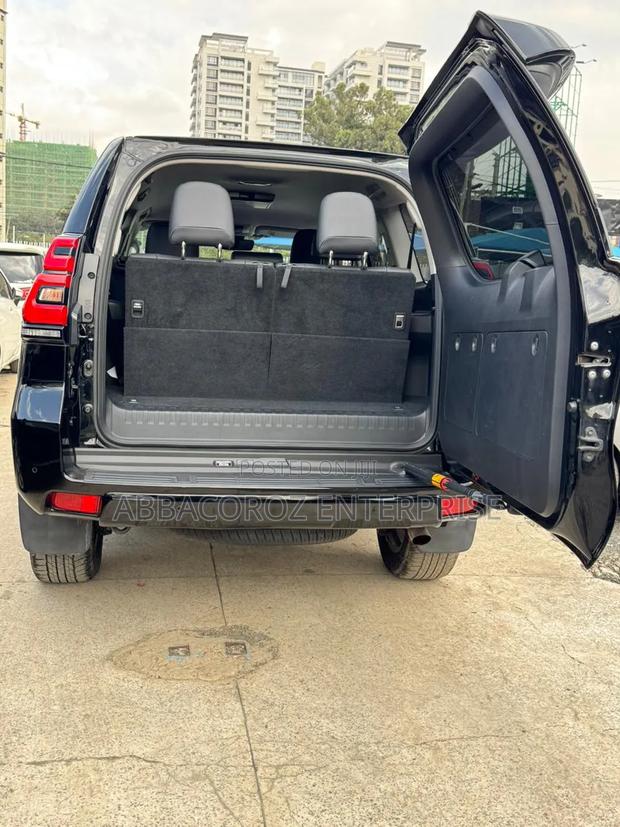Toyota Land Cruiser Prado 2019 Black