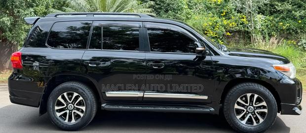Toyota Land Cruiser 2012 Black