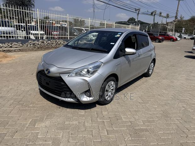 Toyota Vitz 1.5 FWD Hybrid 5dr 2019 Silver