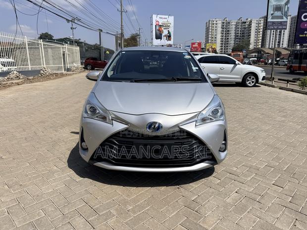 Toyota Vitz 1.5 FWD Hybrid 5dr 2019 Silver