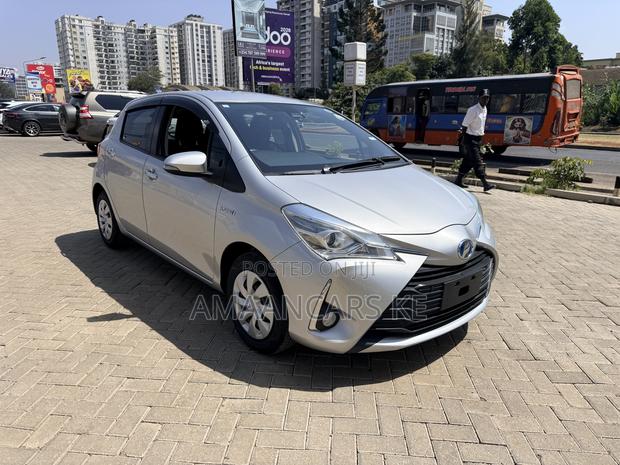 Toyota Vitz 1.5 FWD Hybrid 5dr 2019 Silver