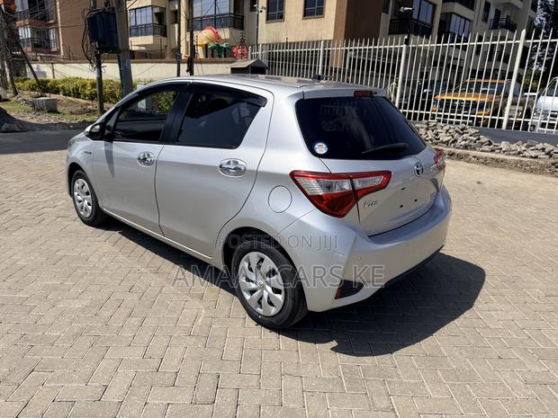 Toyota Vitz 1.5 FWD Hybrid 5dr 2019 Silver