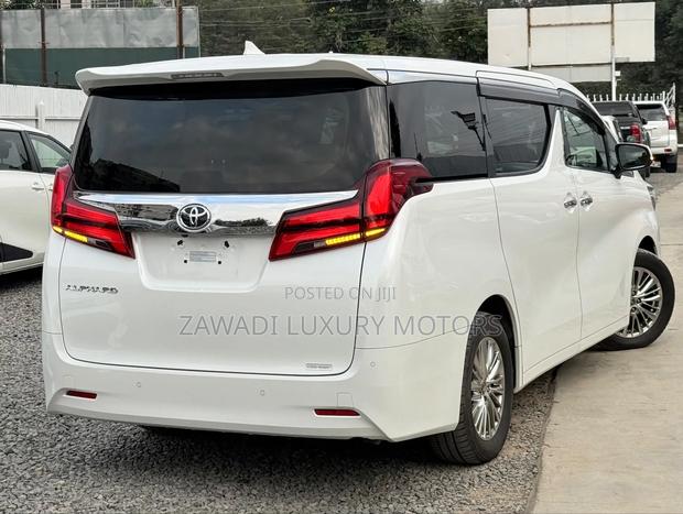 Toyota Alphard 2019 White