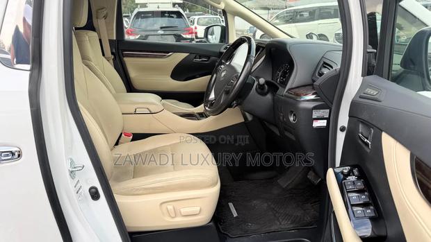 Toyota Alphard 2019 White