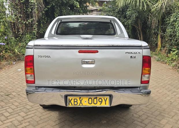 Toyota Hilux 2007 Silver