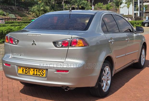 Mitsubishi Lancer 2011 Silver