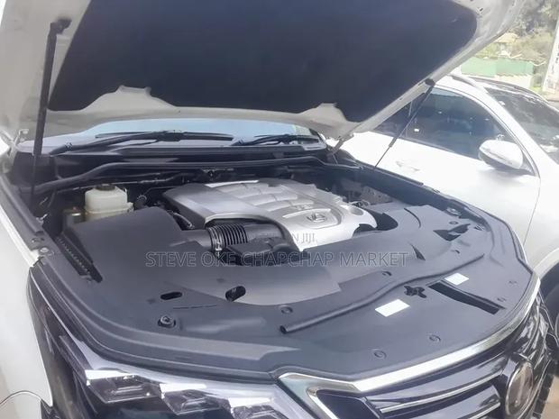 Lexus LX 2018 Gray