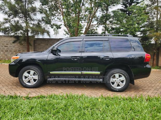 Toyota Land Cruiser Prado 2013 Black