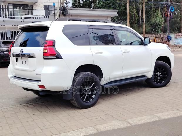 Toyota Land Cruiser Prado 2021 White