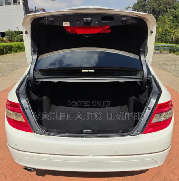 Mercedes-Benz C200 2010 White