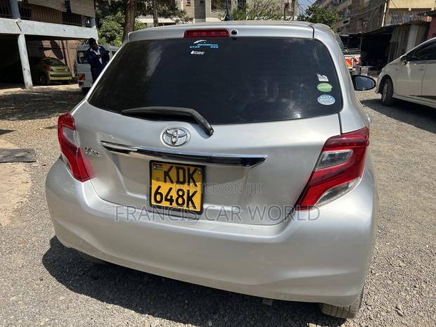 Toyota Vitz 2016 Silver