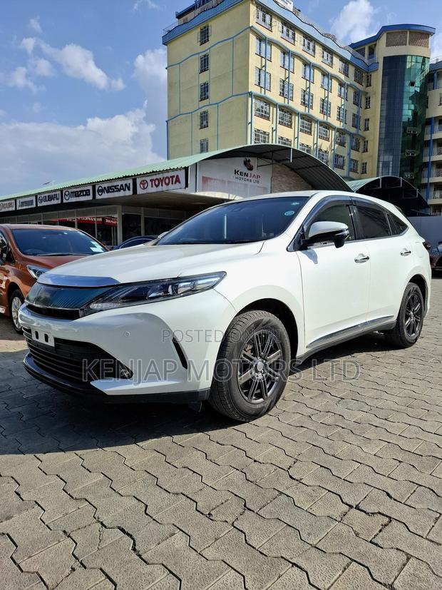 Toyota Harrier 2.0 2019 White