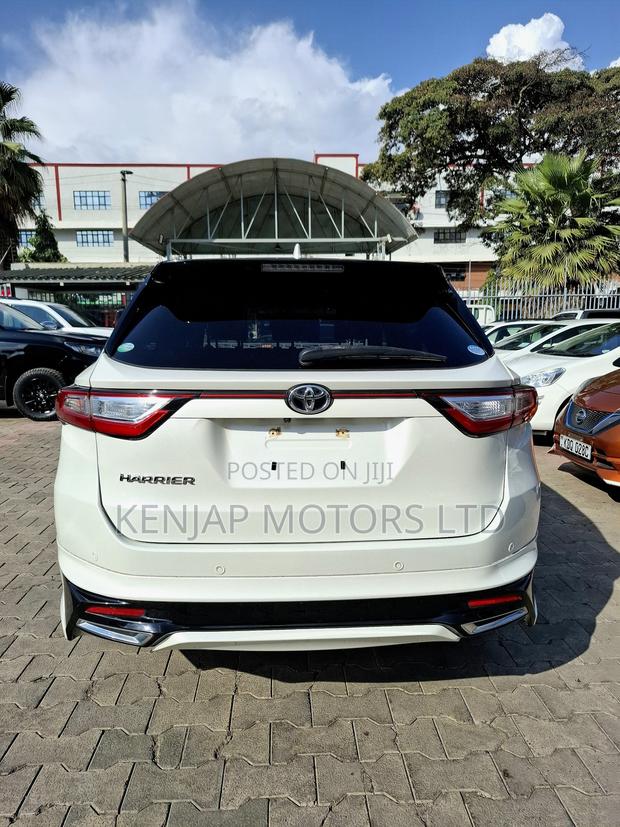 Toyota Harrier 2.0 2019 White