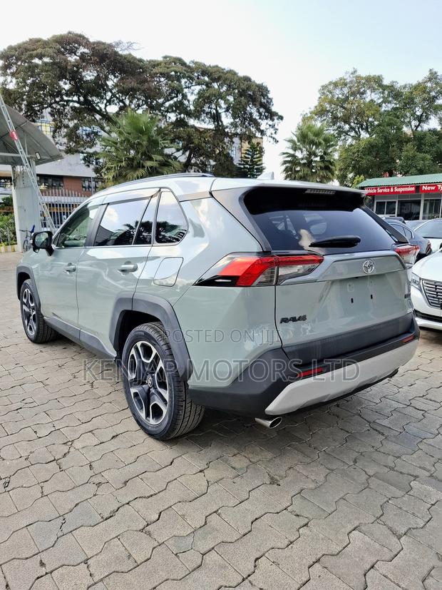 Toyota RAV4 Adventure AWD 2020 Green