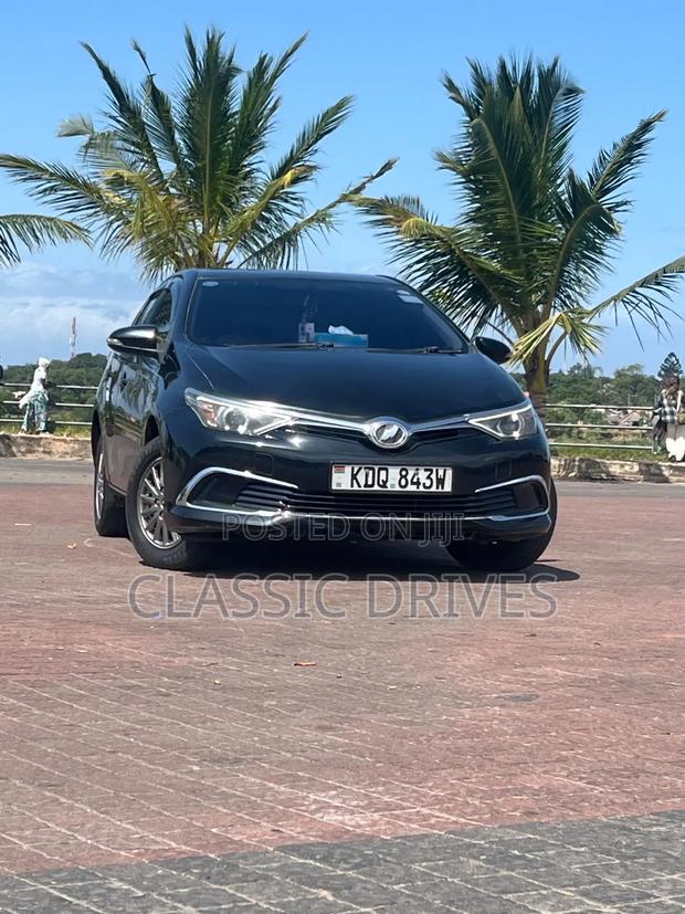 Toyota Auris 2016 Black