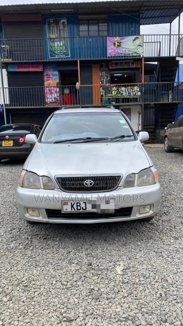 Toyota Gaia 2003 Silver