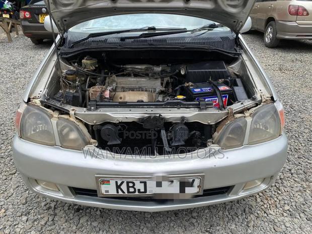 Toyota Gaia 2003 Silver