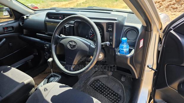 Toyota Probox 2017 Silver