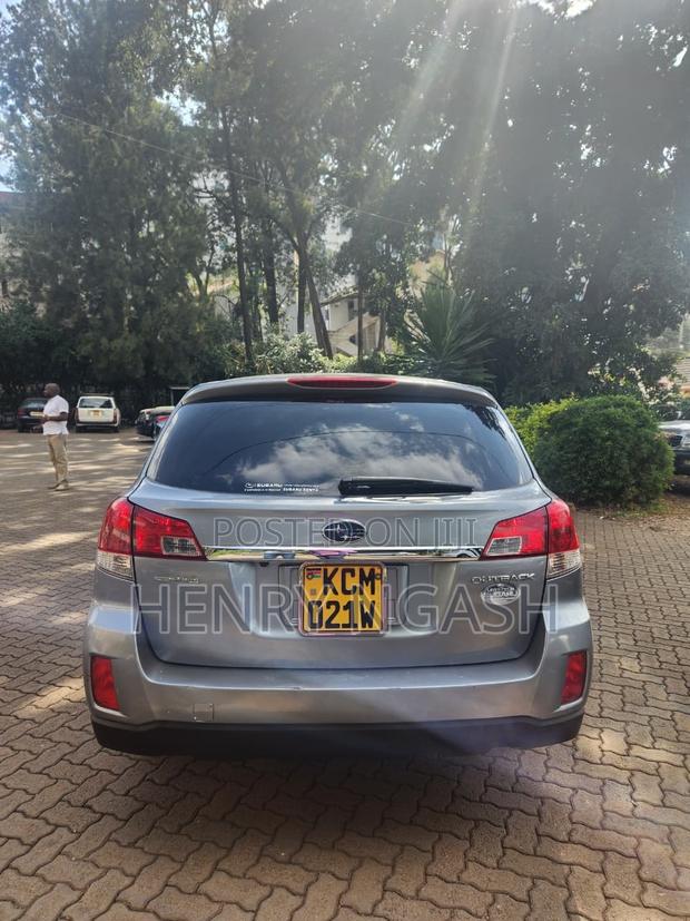 Subaru Outback 2010 Gray