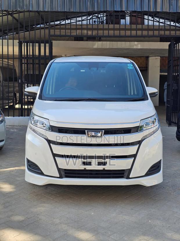 Toyota Noah 2019 White