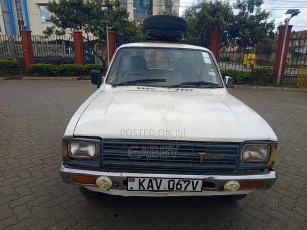 Toyota Hilux 1979 White