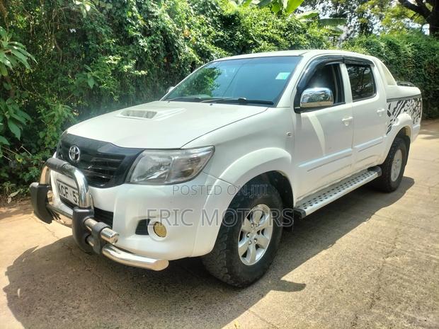 Toyota Hilux 2009 White