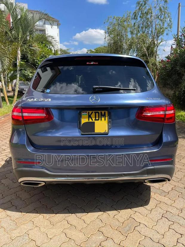Mercedes-Benz GLC-Class GLC250 Sport Utility 4-Door (2.0L, 4cyl Turbo)